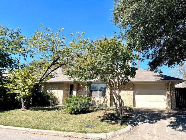 Building Photo - 8710 California Dr