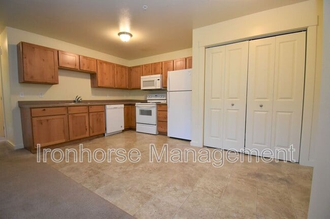 Photo - 807 W Villard St Unit #15