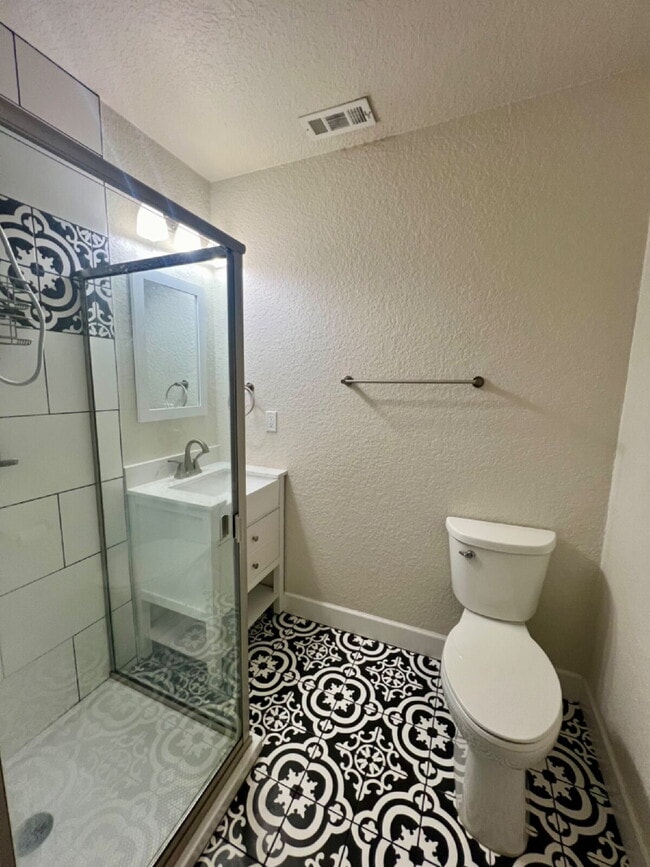 Photo - Price drop! Updated One Bedroom Ready!