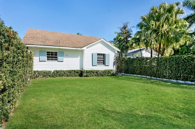 Building Photo - 211 Miraflores Dr