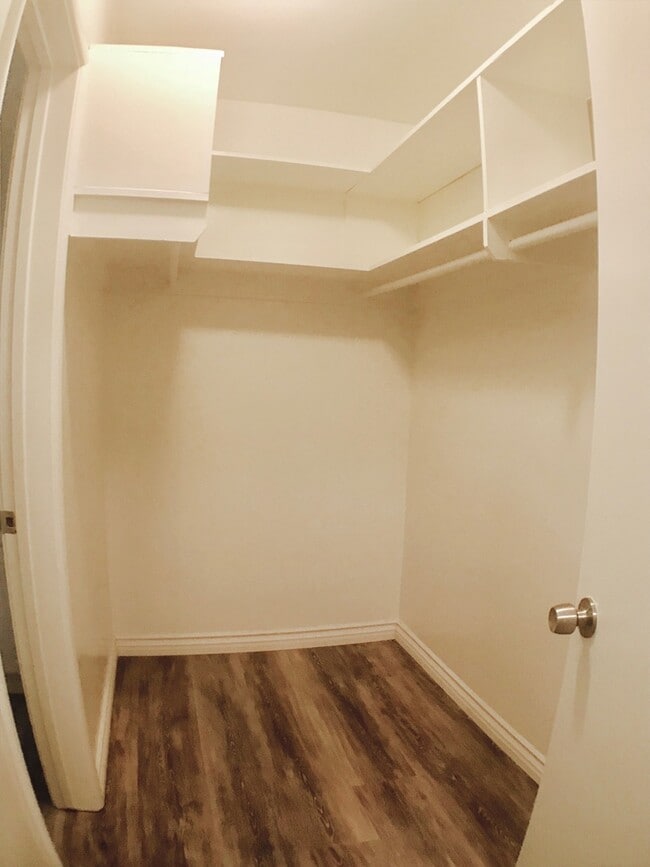 Photo - Large Studio with a full kitchen and Bath One Parking space included Unit Holmby Ave 1934 1/2