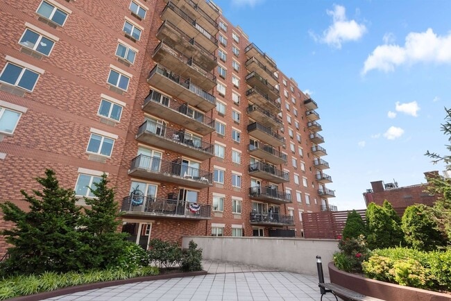 Building Photo - 3312 Hudson Ave Unit 3L Rental