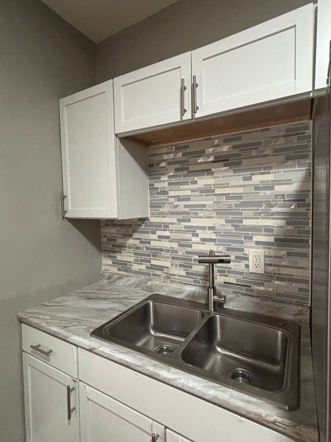 Photo - 1465 W 15th Ave