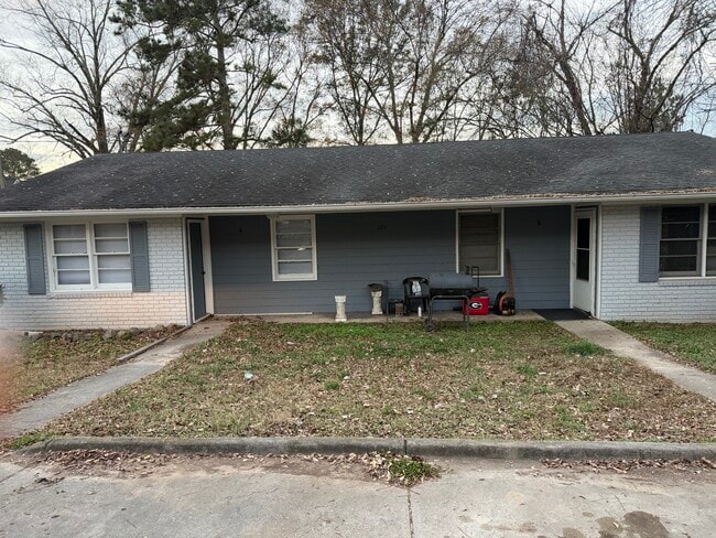 Building Photo - 125 Trio Ln Unit A