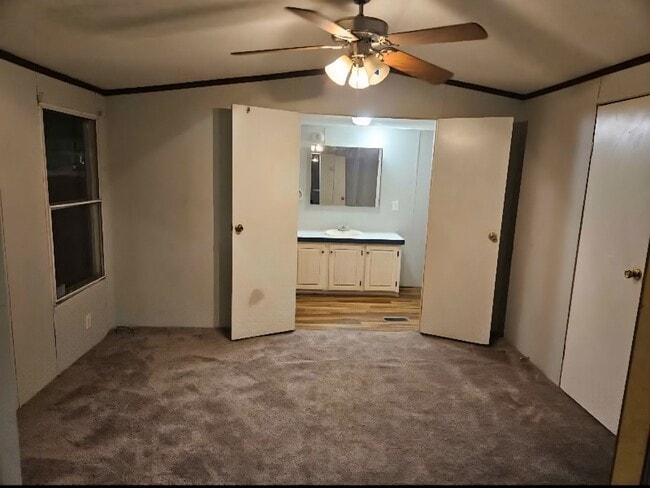 Photo - 410 Brown St