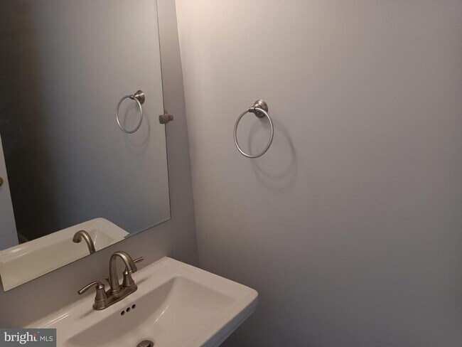 Photo - 345 Silver Ridge Dr