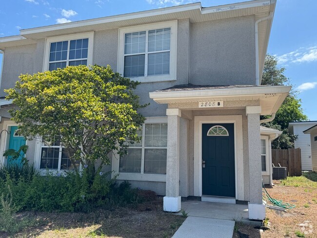 Building Photo - One Block to Ocean!! Rental