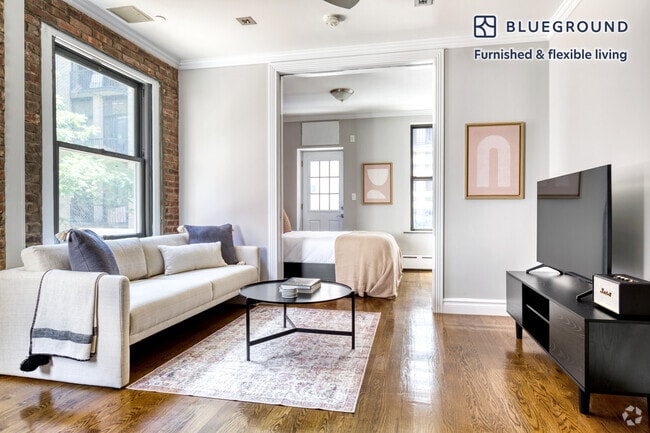 Building Photo - 214 E 25th St Rental