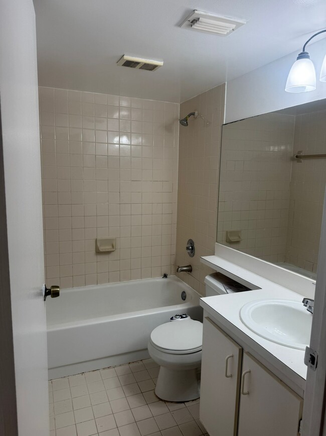 Photo - 560 S Park Rd