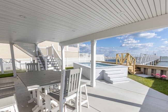 Photo - 139 Gibbs Ave