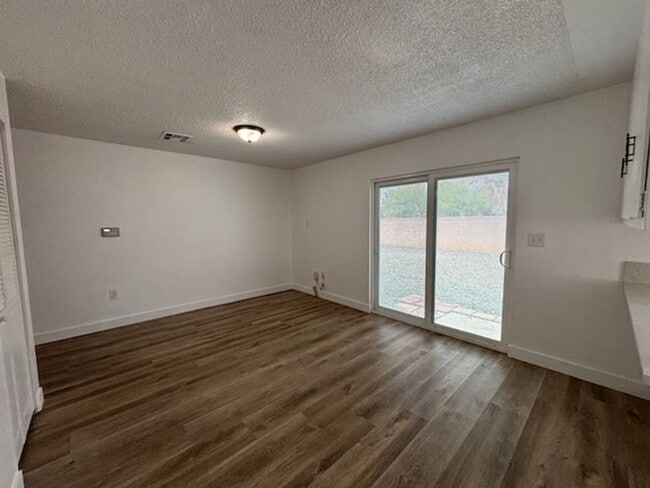 Photo - 1455 Laramie Ave Unit 1