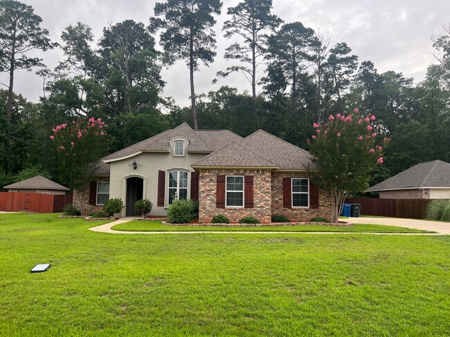 Building Photo - Little Country but close to the city....Haughton School District.. Close to BAFB