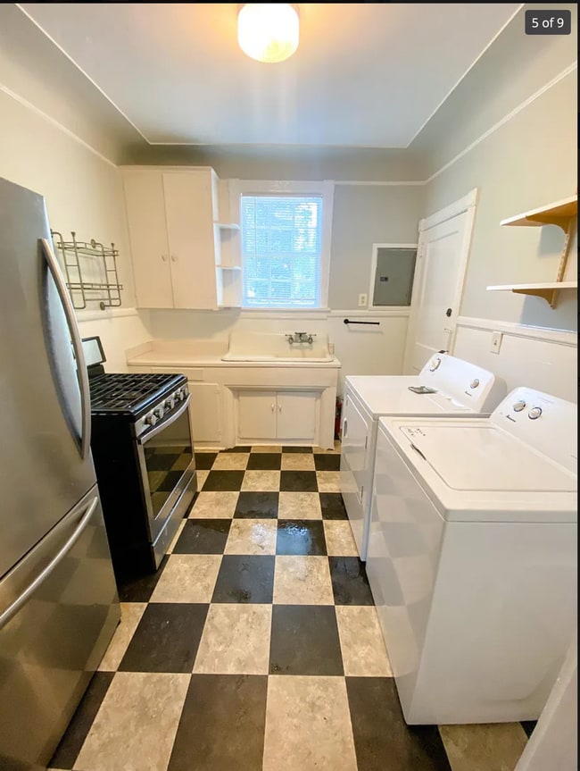 Photo - 115 E 55th St Unit 3