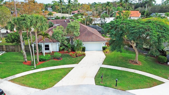 Building Photo - 896 Rose Ct