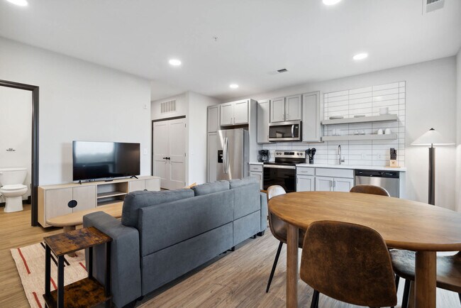 Photo - 423 E Michigan St Unit ID1032102P