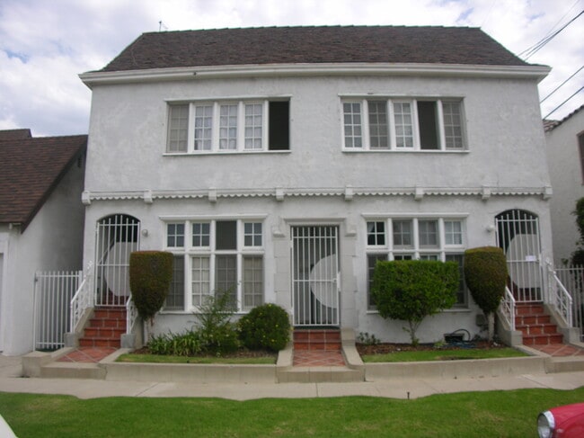 Private entry - 4911 Dockweiler St Unit 4911