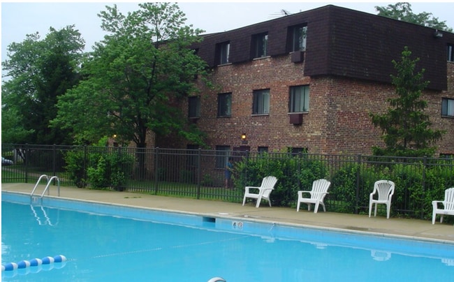 Dynasty Pointe Apartments