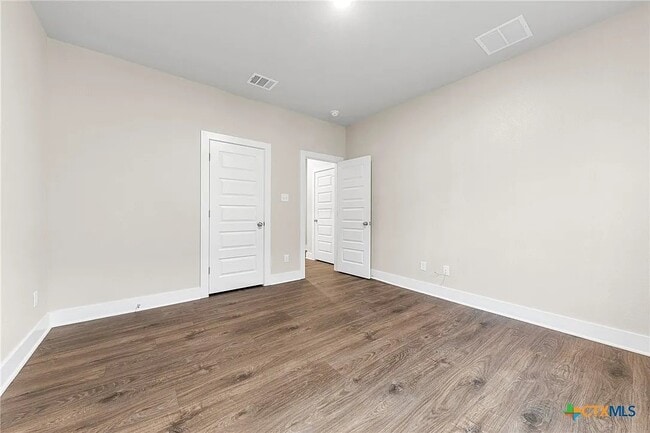 Photo - 920 Campbellton Dr