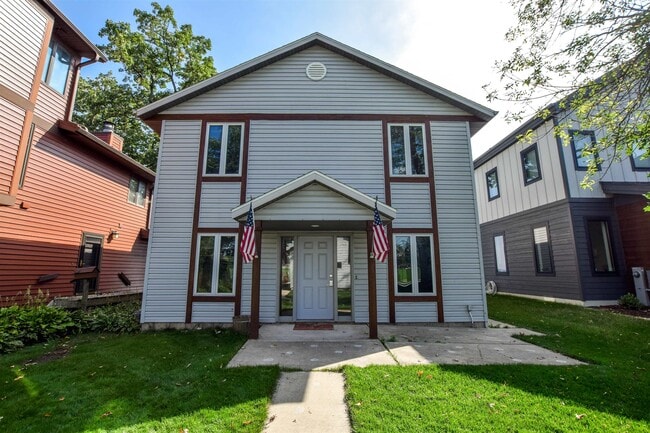Photo - 2159 Middleton Beach Rd