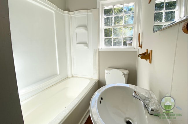 Photo - 202 Orders St