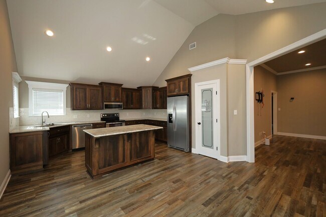 124 Floyd Mcneal Dr