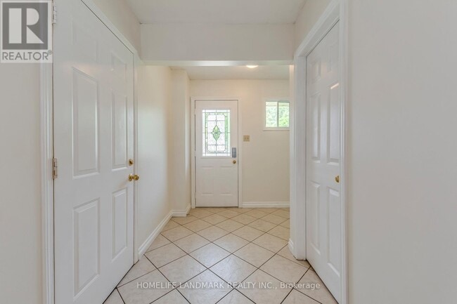 Photo - 1226 Cottonwood Crescent