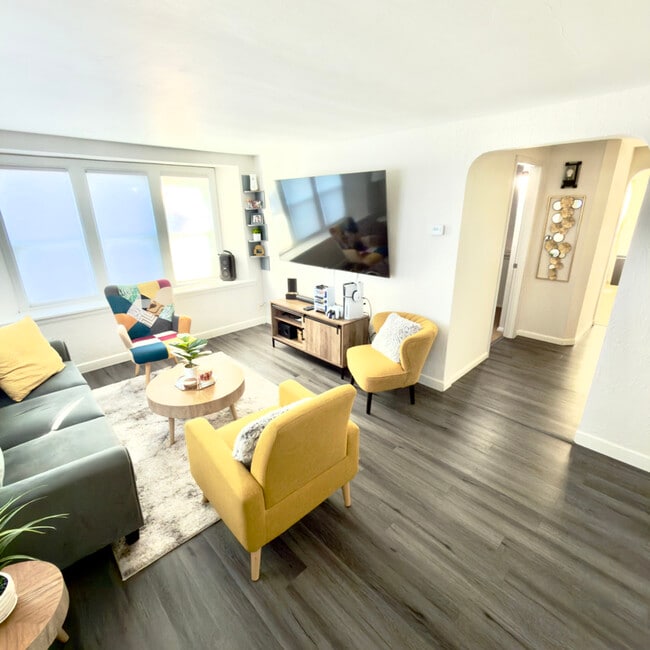 Photo - 2833 S 128th St