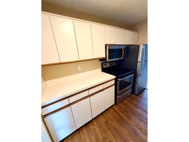 Photo - 3 Bedroom Condo in Camelot By The Lake