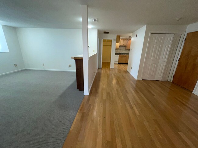 Building Photo - 34 Newhall St Unit #307, 34 Newhall St Rental