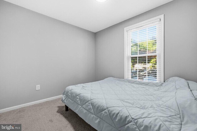 Photo - 17624 Lindstrom Ct