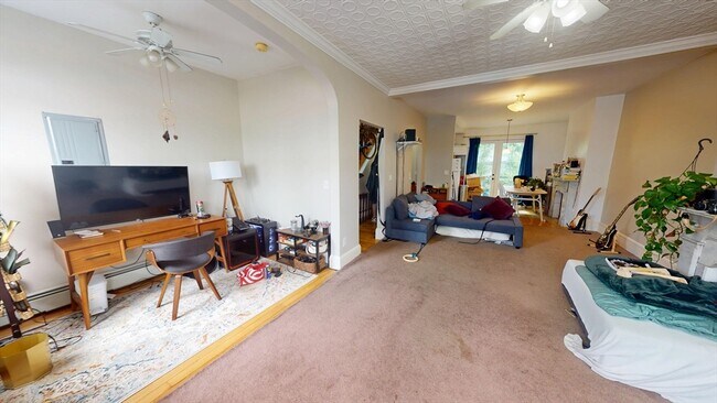 Building Photo - 40 Pearl St Unit 2 Rental