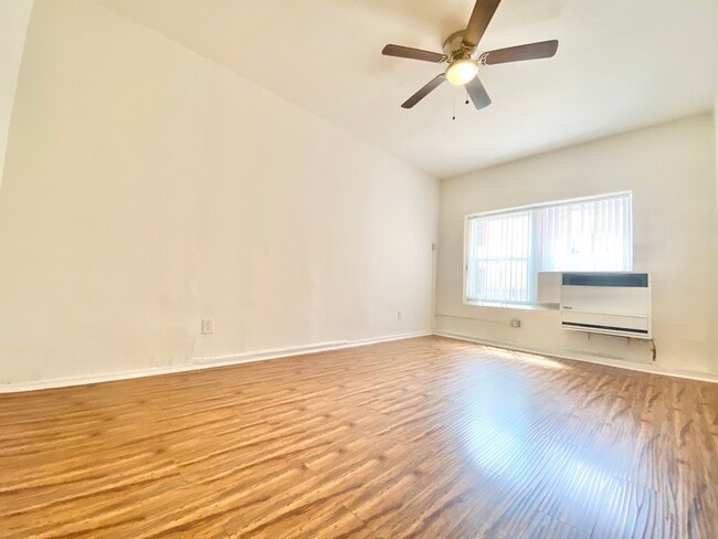 Photo - 1516 S Wilton Pl Unit 416