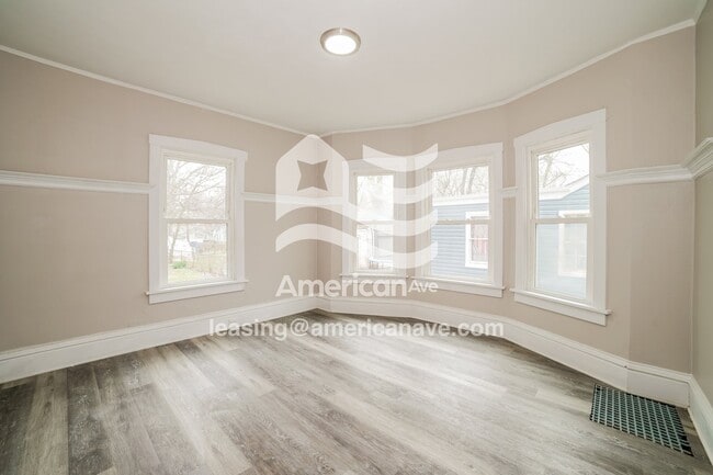Photo - 2006 N Bigelow St