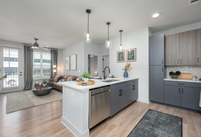 Photo - 1400 Laurel Crossing Pkwy NE Unit 1105