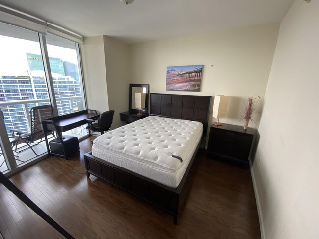 Photo - 465 Brickell Ave