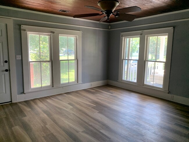 Photo - 209 S Ralph St