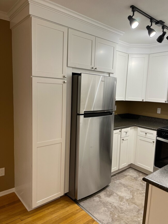 Photo - 119 E Genesee St