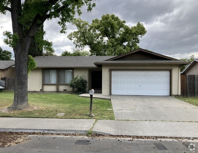 Building Photo - 1117 McGuire Dr Rental