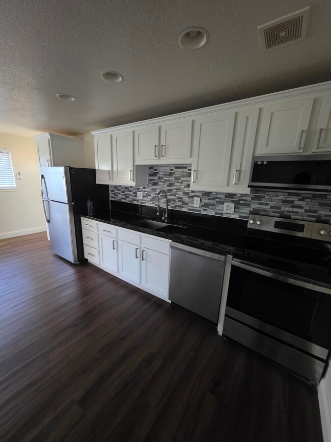 Photo - 1203 Floyd Ave Unit B