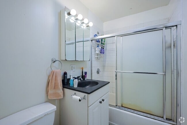 Building Photo - 35 Adamson St Unit 2 Rental