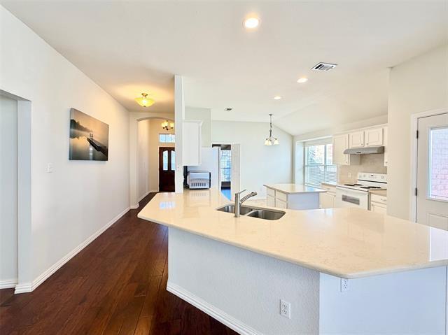 Building Photo - 2913 Dover Dr