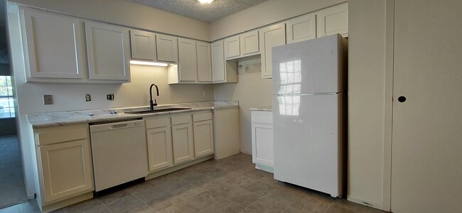 Building Photo - 2502 Thimbleberry Rd Rental
