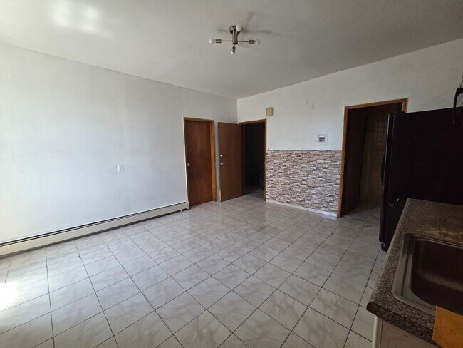 Photo - 601 Elizabeth Ave Unidad 3B