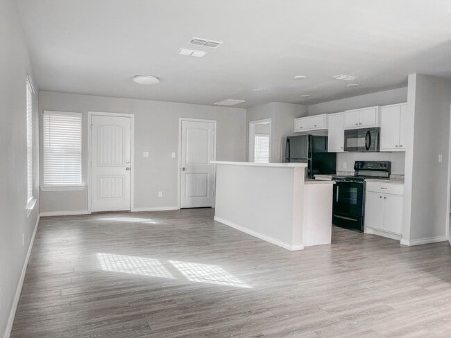 Photo - Savor the Sophistication of This Lovely 3-Bedroom!