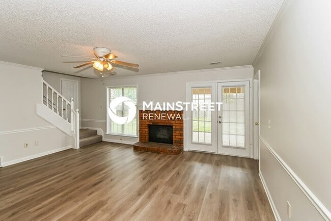 Photo - 4 Bedroom Pet-Friendly Home in Memphis, TN with Main Street Renewal