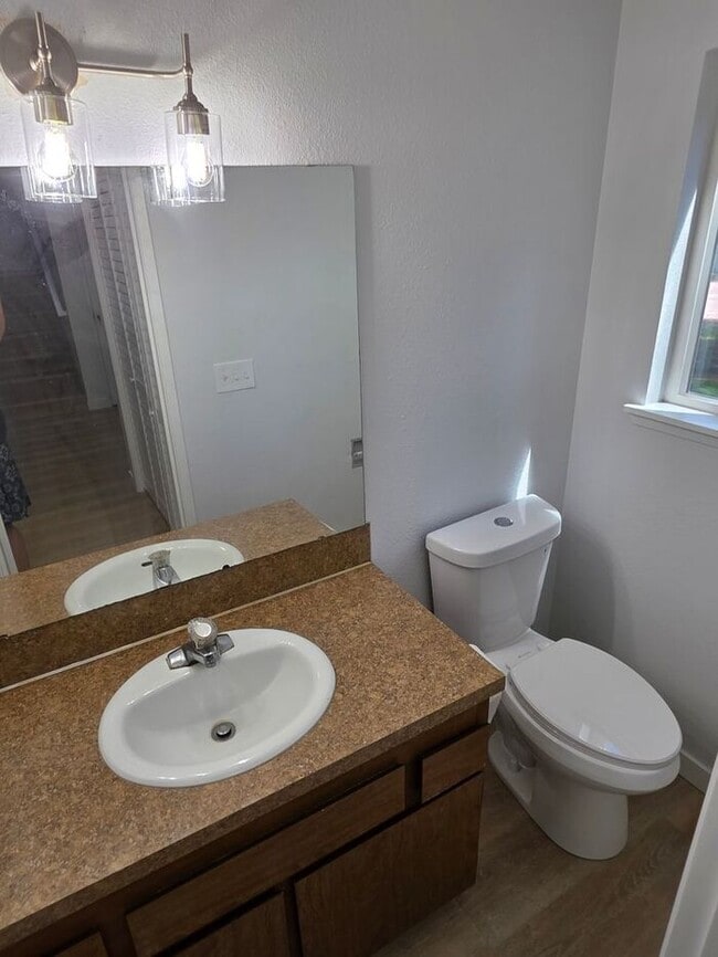Photo - West Olympia 3bdr 1.5bath Townhome w/ garage & parking & addtional office