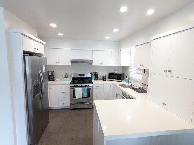 Photo - 722 Sunset Ct