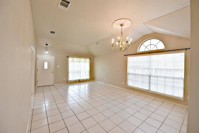 Photo - 3924 Newland Dr