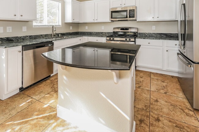 Photo - 869 Shining Rose Pl