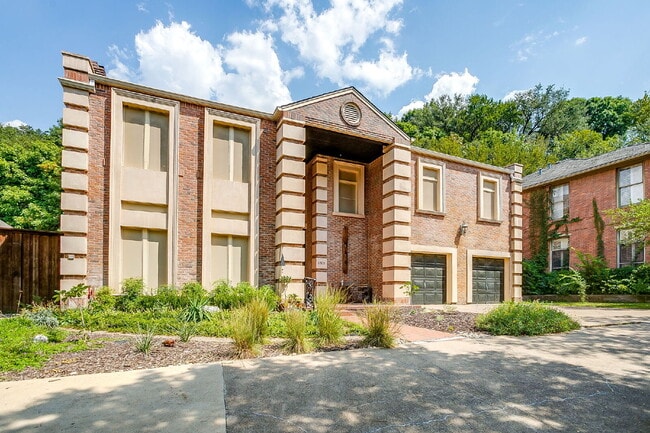 Photo - Private 4 Bedroom Retreat for Lease